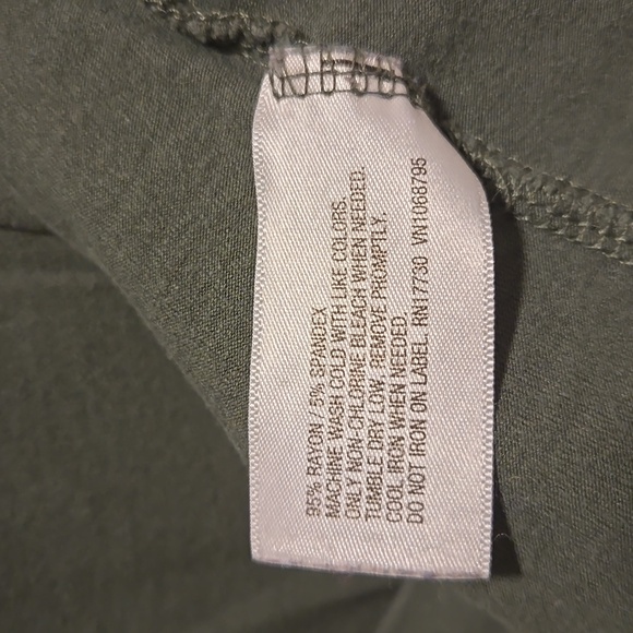 Merona Olive Green Top T Shirt Lightweight V Neck - Picture 5 of 7